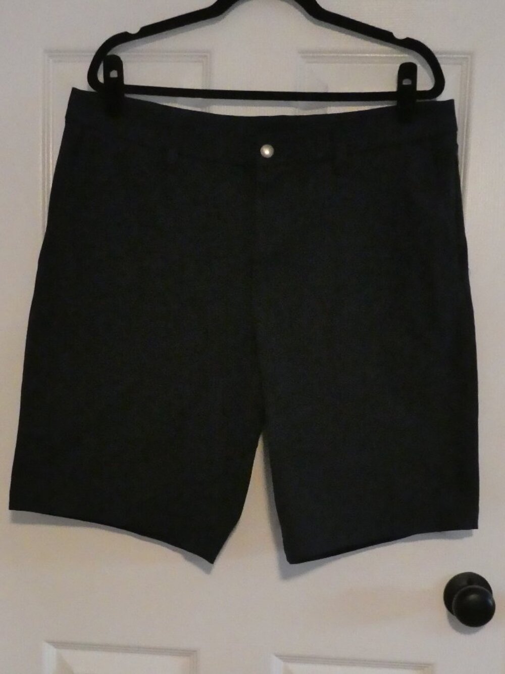LULULEMON Commission Classic Fit Shorts Dark Navy Blue - size 36